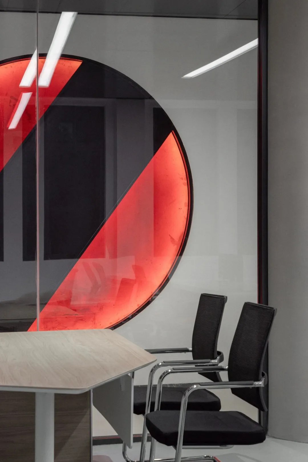 活性空间办公室装修案例 | 红色因子唤醒空间新生