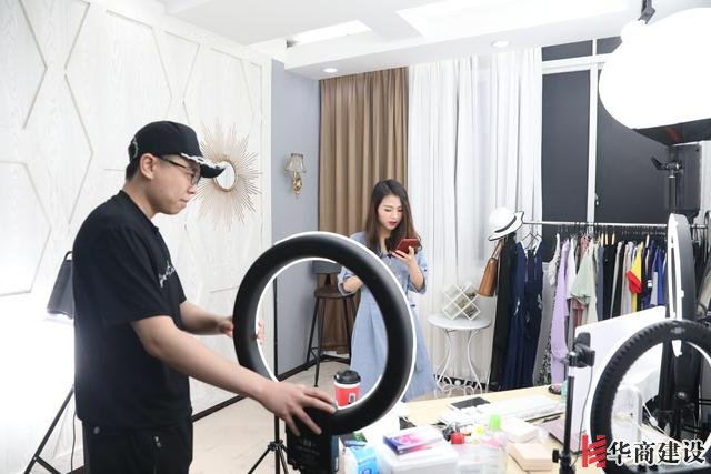 小型直播间该怎么装修,如何用最低成本开启直播之路